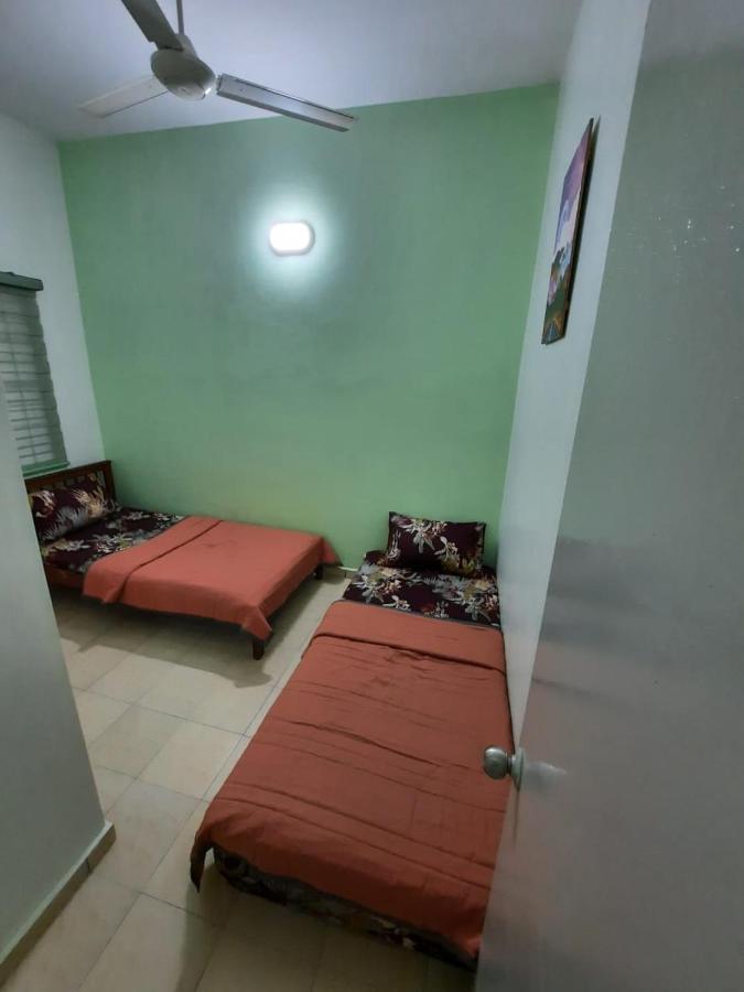 Homestay Dr. Z Кланг Экстерьер фото